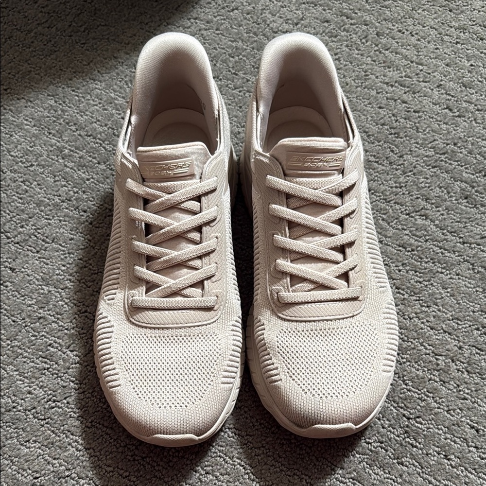 Women’s Lightweight Knit Sneakers in Cream